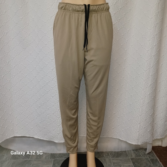Nike Women's Beige Jogger Pants comfort and urban style Sz M - Picture 1 of 7
